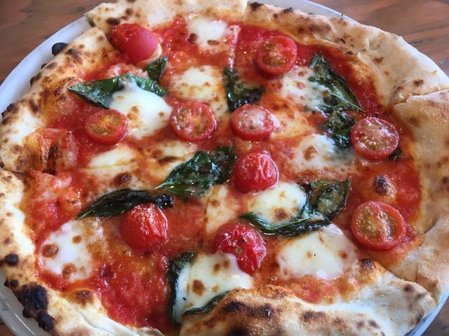あつあつのピザ_Pizzeria asse 吹田片山店
