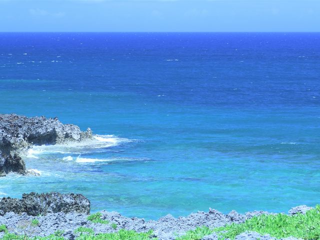 沖縄の海の色_残波岬灯台