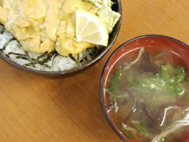 生うに丼と日替わり汁物_どんぶり茶屋