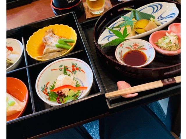 お料理は、これだけじゃありません、まだまだあります。_鯛ごはん懐石瓔珞(ようらく)