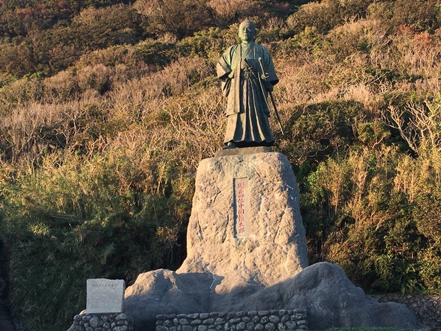 中岡慎太郎像