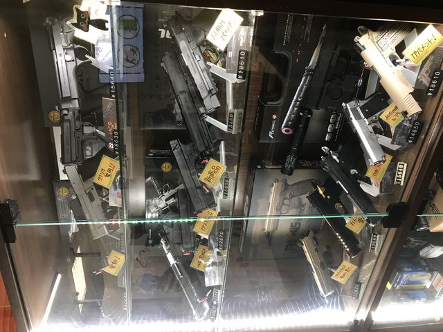 エアガンも沢山販売されてました_BravePoint名古屋店