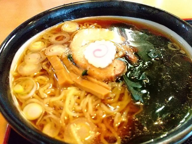 懐かしいビジュアルの醤油ラーメン_北京ラーメン