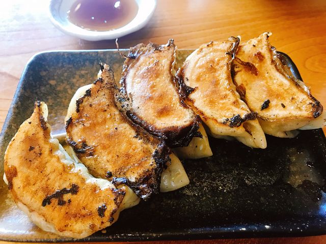 餃子も美味しい。_ラーメン うめ八