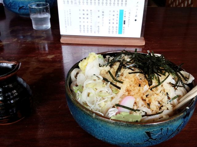 冷やしたぬきうどんウルトラ_元祖 西山手打ちうどん いづみや