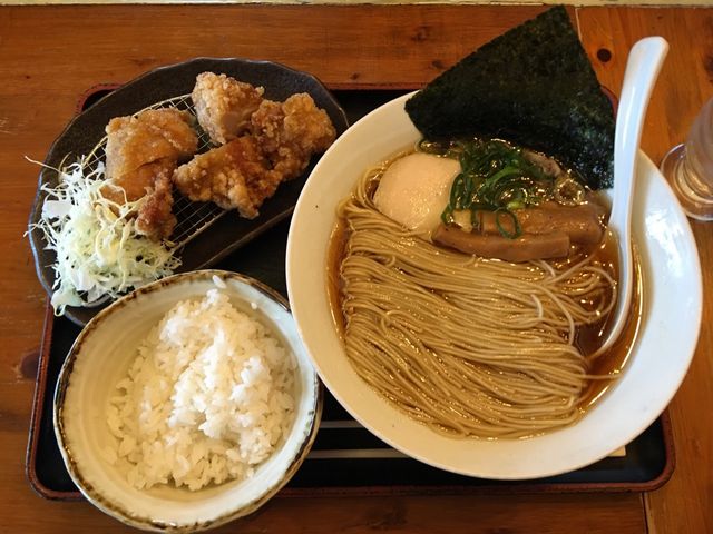 塩唐揚げとライスとラーメンのセット(891円+税)_麺や食堂