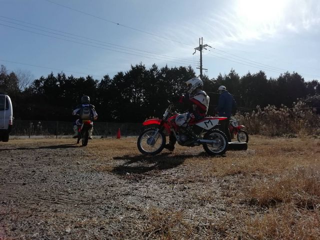 最初は平らなコースから開始_ウッズモータースポーツランド下市