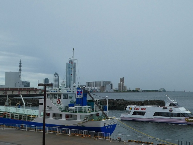 大阪市・港区・Capt.Line と第八先山丸(海遊館)_キャプテンライン