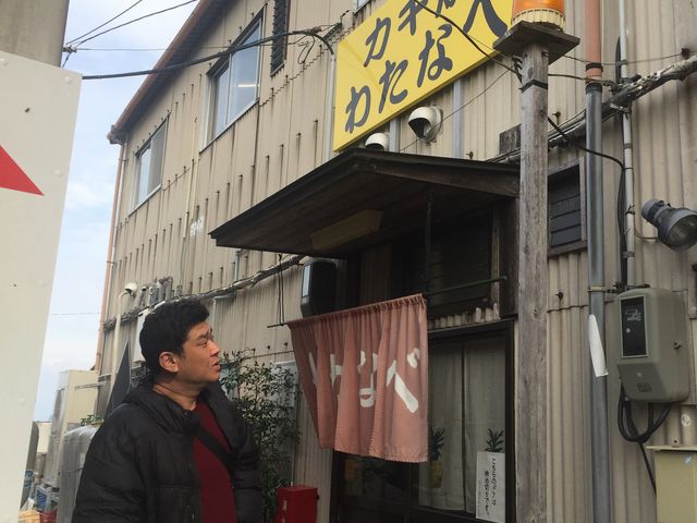 裏路地入ってもっと裏に有ります(笑)_かき焼き わたなべ