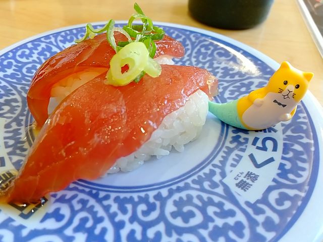 くら寿司のビッくらポン、覗き見にゃーメイド シリーズのお出掛けにゃー !_無添くら寿司 足立江北店