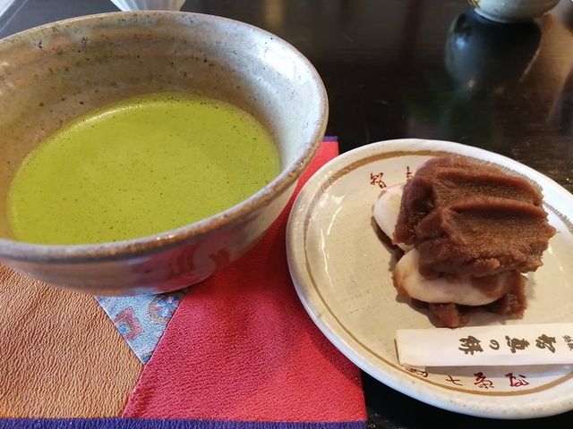 智恵の餅と抹茶セット_勘七茶屋
