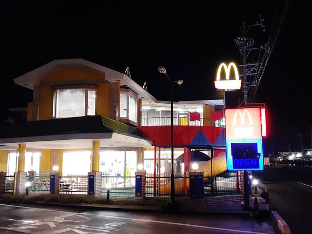 店舗外観:国道23号線沿い_マクドナルド23号津店