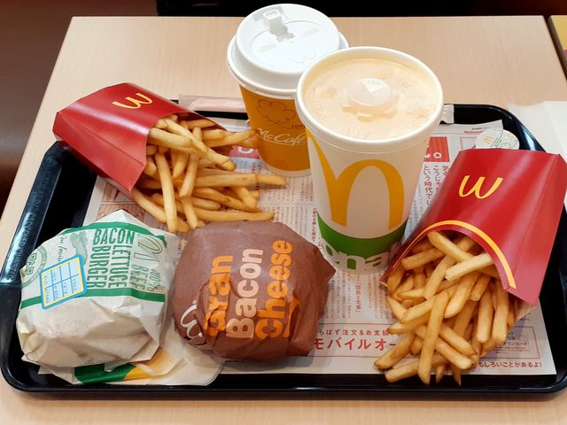 グランベーコンチーズと期間限定「ごはんベーコンレタス」のセット_マクドナルド23号津店