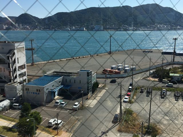 関門海峡を一望する展望レストラン_プラザホテル下関