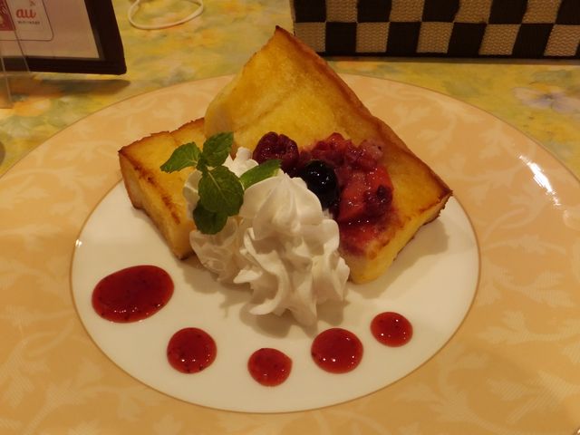 フレンチトースト:お洒落な姿で出てきます。_レストラン 花さんご