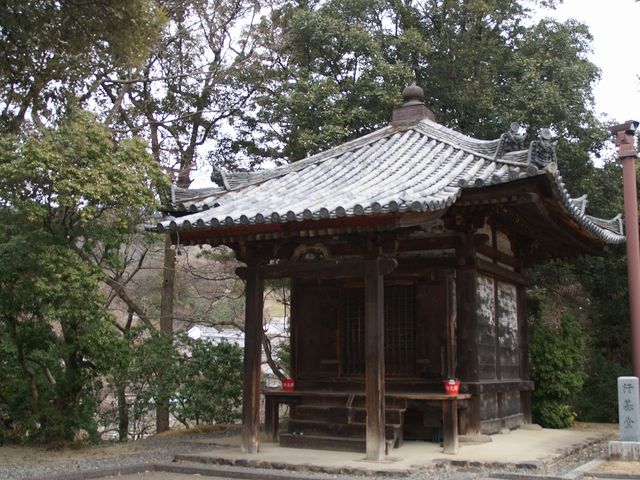 行基の肖像をお祀りしています。_東大寺行基堂