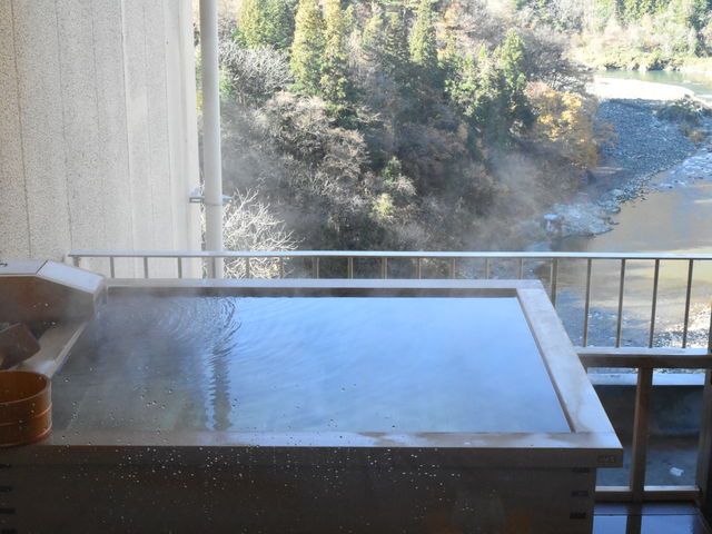 部屋露天風呂より_芦ノ牧温泉