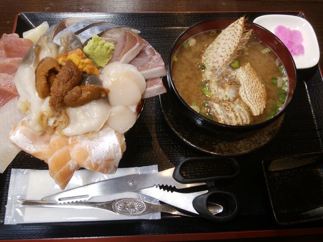 ホッキ貝もその他の海鮮類も、大変に美味しかったです。_魚金食堂