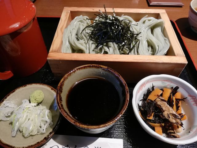 財団法人道の駅・クロステン・十日町地域地場産業振興センター