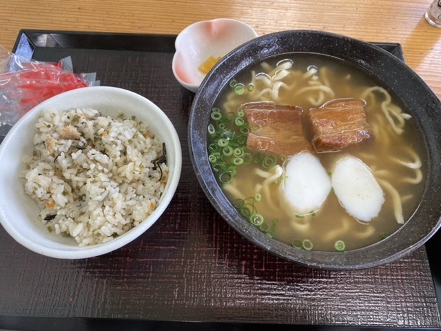 三枚肉そばとじゅうしぃ_南部そば