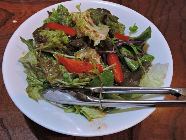 ソース掛け無しの野菜サラダ_遊食庭