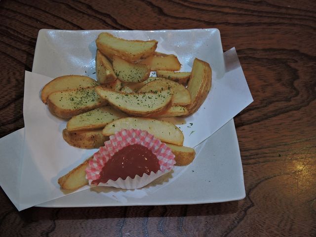 定番のポテトフライ_遊食庭