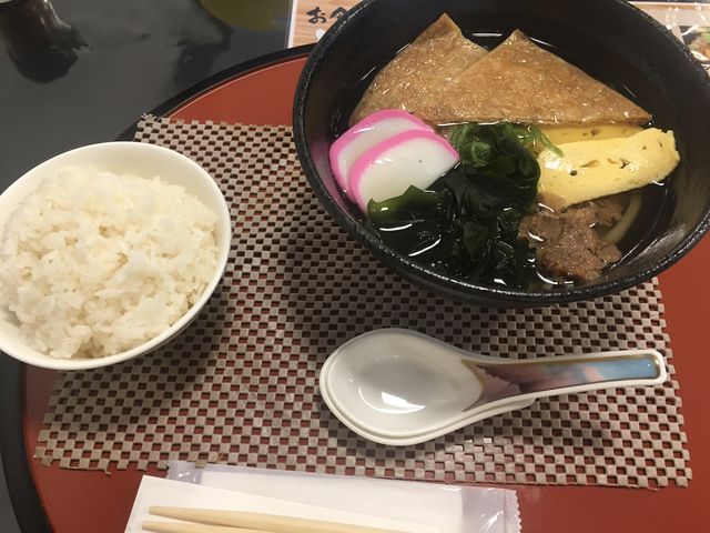 おうどんのセット、何故か?南関揚げでは無くただのお揚げさん_阿蘇熊本空港ホテル エミナース