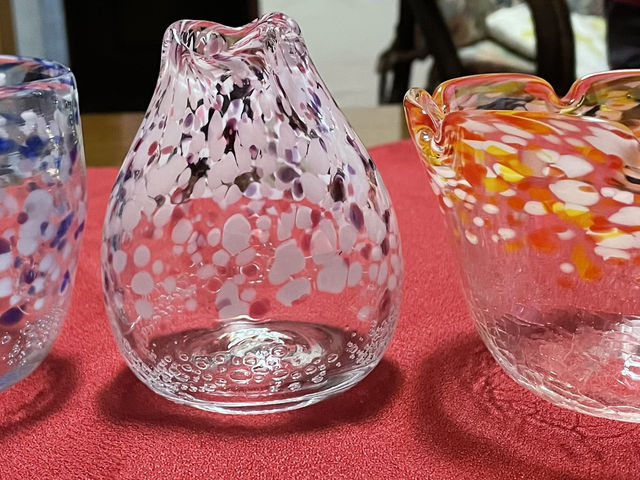 3人が別々のガラス陶器を作りました。_Glass Studio Uka