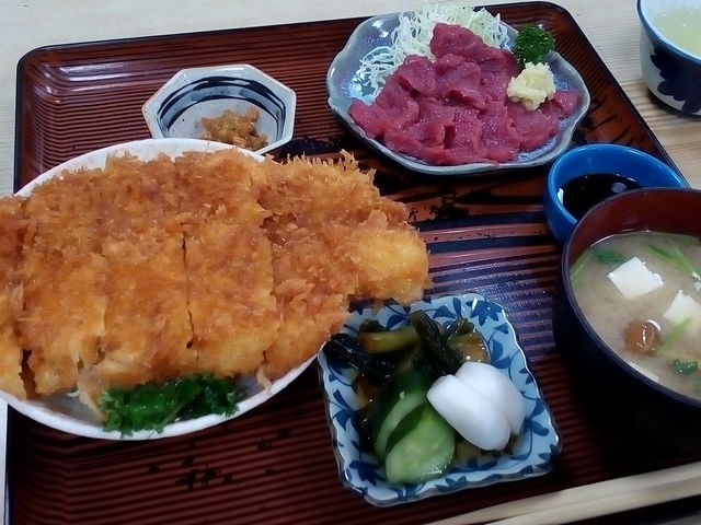 満津田食堂