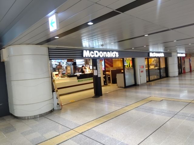 エントランス_マクドナルド新大阪駅店