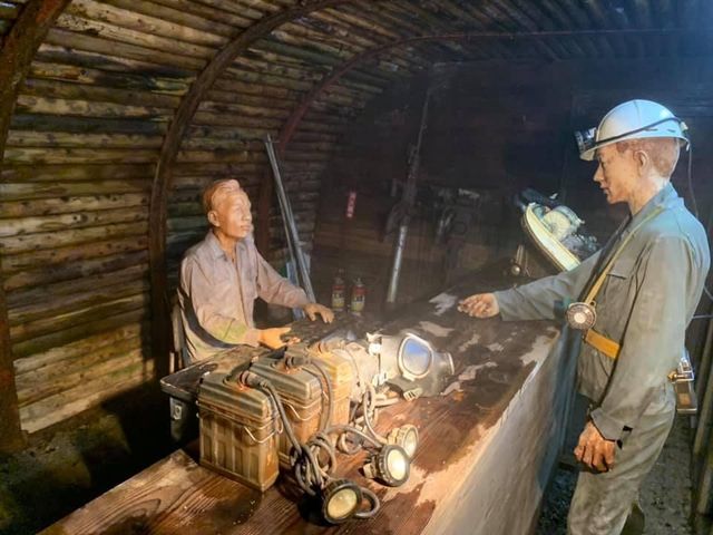 お約束の人形 動きません_石川県立尾小屋鉱山資料館・尾小屋マインロード