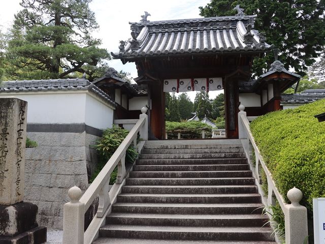 山門です_不洗観音寺