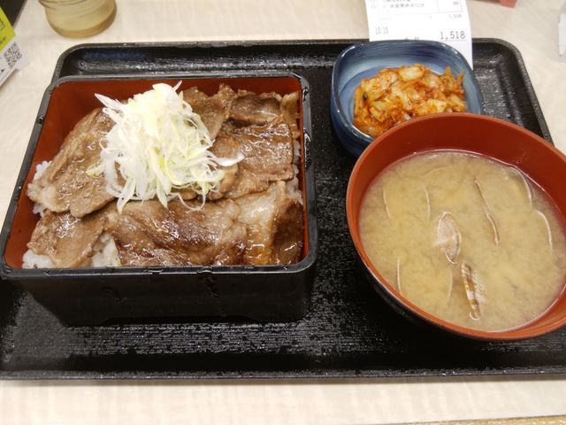 黒毛和牛は少し硬めのお肉でした。_吉野家西葛西駅一番街店