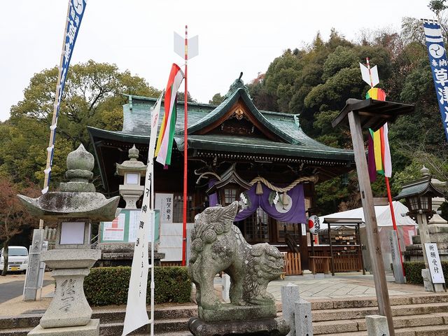 拝殿。_草津八幡宮