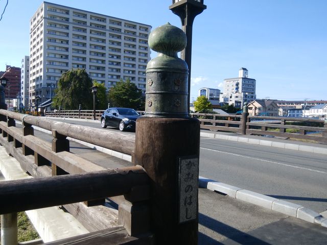 時代を感じさせてくれる橋です。_上の橋
