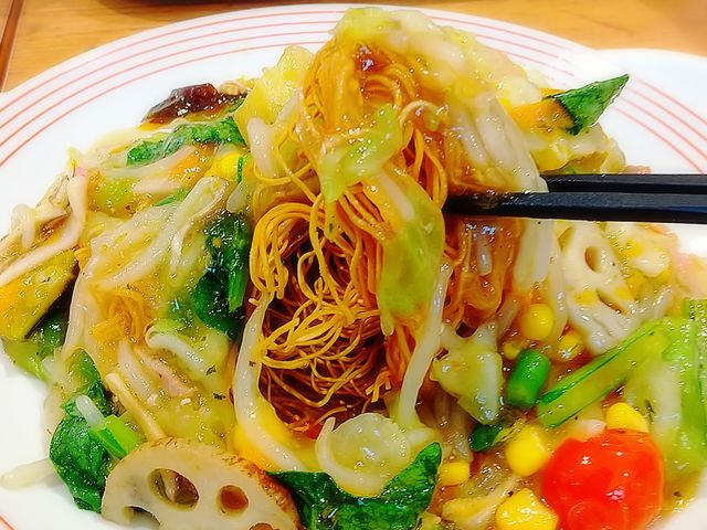 野菜が豊富で罪悪感無しの皿うどんのパリパリ麺リフト_リンガーハット 福岡大橋店