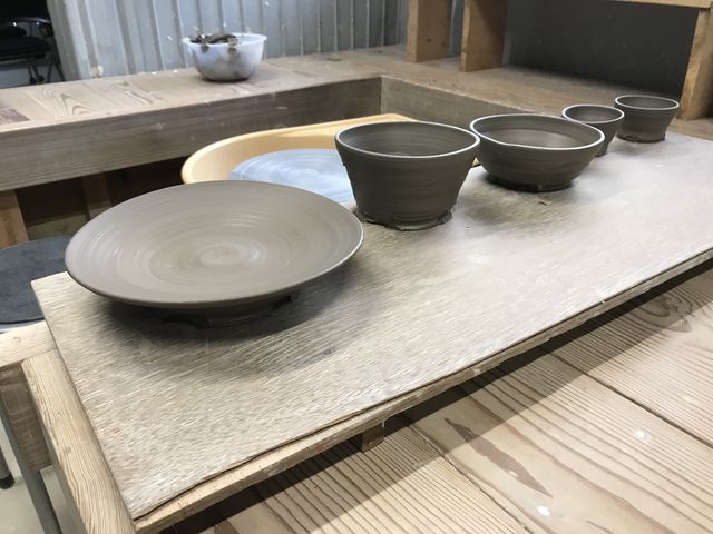 手前から2つ目は、卵かけご飯用のお茶碗を作りました。_ふくくる陶房