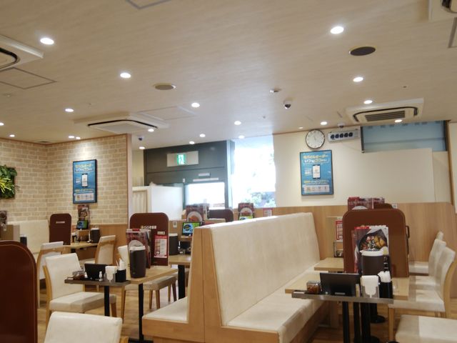 広く明るい店内です。_カレーハウスCoCo壱番屋豊洲センタービル店