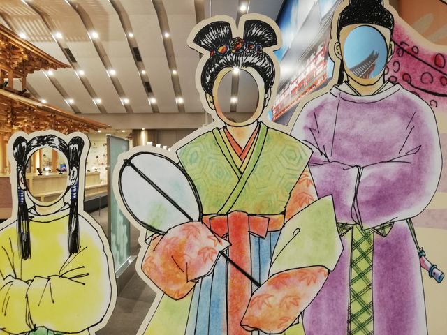 顔出しパネルもあります。_朱雀門ひろば