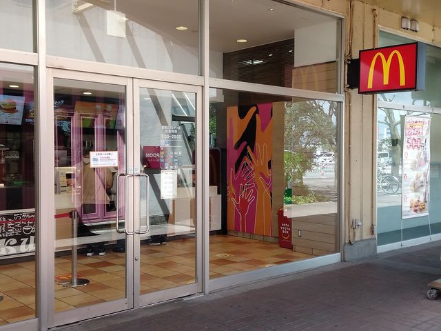 店外出入り口_マクドナルド彦根ビバシティ店