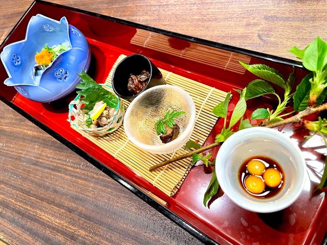 前菜には、初すっぽん卵も!佃煮や、塩焼きなども珍しくて、一つ一つが、すごく美味しかったです。_割烹 食楽亭
