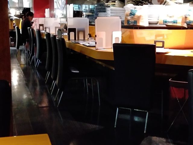暗いめの店内_洋麺屋 五右衛門 栄ガスビル店