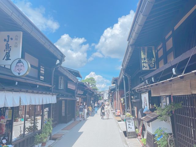 古い町並みも歩いてすぐ_中田呉服店