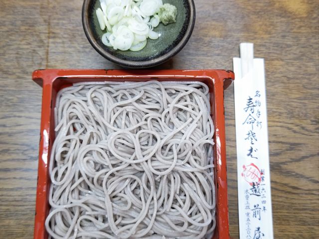 ざる蕎麦、美味しかった。_越前屋
