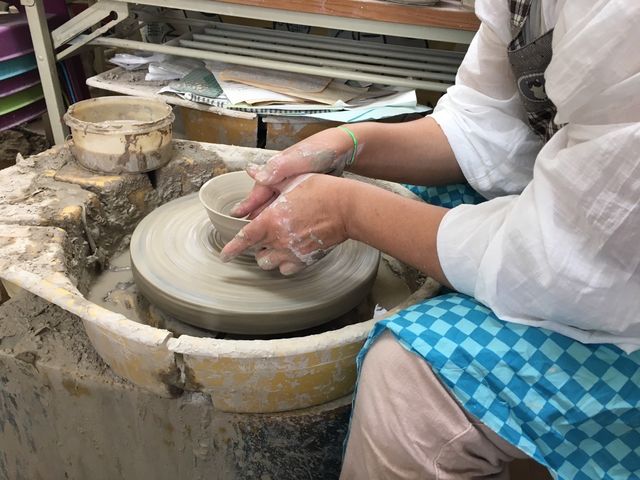 思うように底を広げれずに手こずる_工芸ルーム 二条駅東