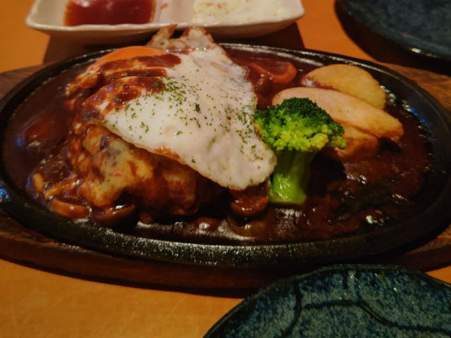 こちらハンバーグ_食工房 SHINOWA シノワ