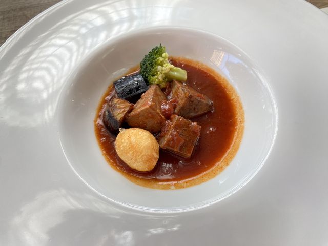 牛肉のハンガリー風煮込み_奈良ロイヤルホテル