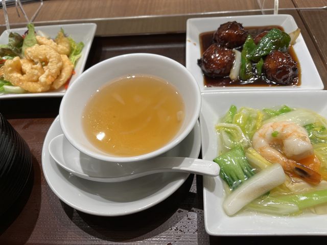 中華の3品にご飯とスープ。_551蓬莱・本店