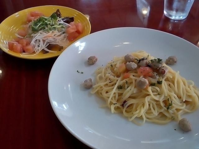 サルシッチャとトマトバジルのペペロンチーノのランチ_ラ・コリーナ