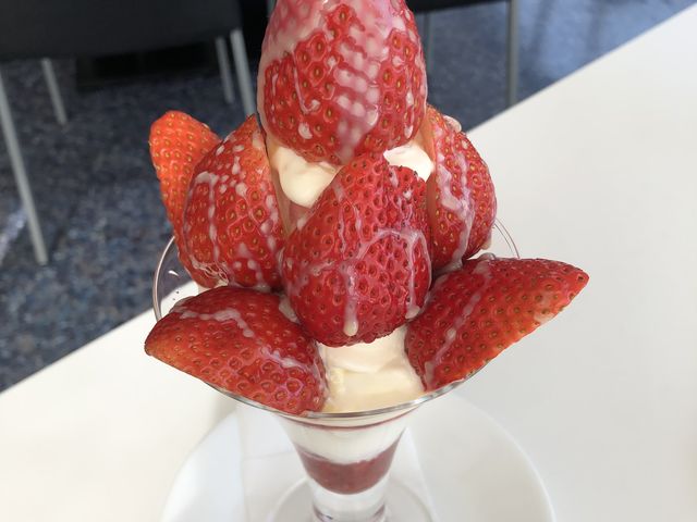 イチゴパフェ_キヨカ